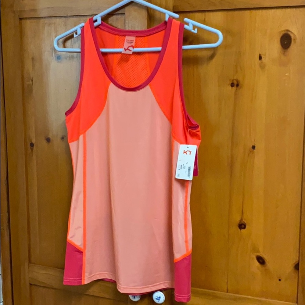 2 new Kari Traa large workout tops